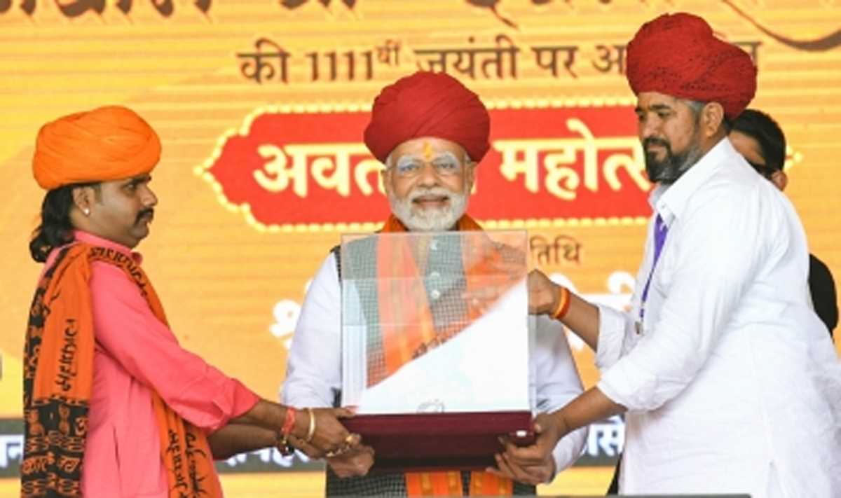 राजस्थान : पीएम मोदी ने 1111वें अवतरण महोत्सव में गुर्जरों के साथ तालमेल बिठाया